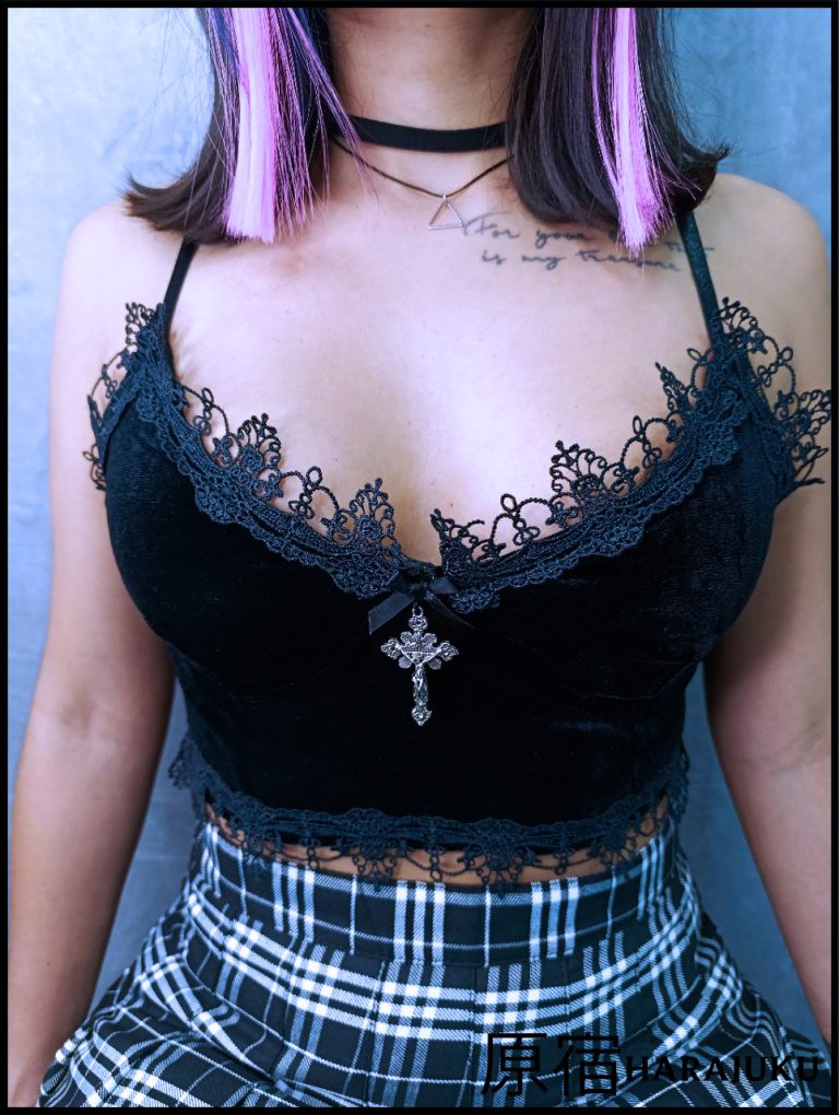 Crop Top Encaje con Cruz Metalica